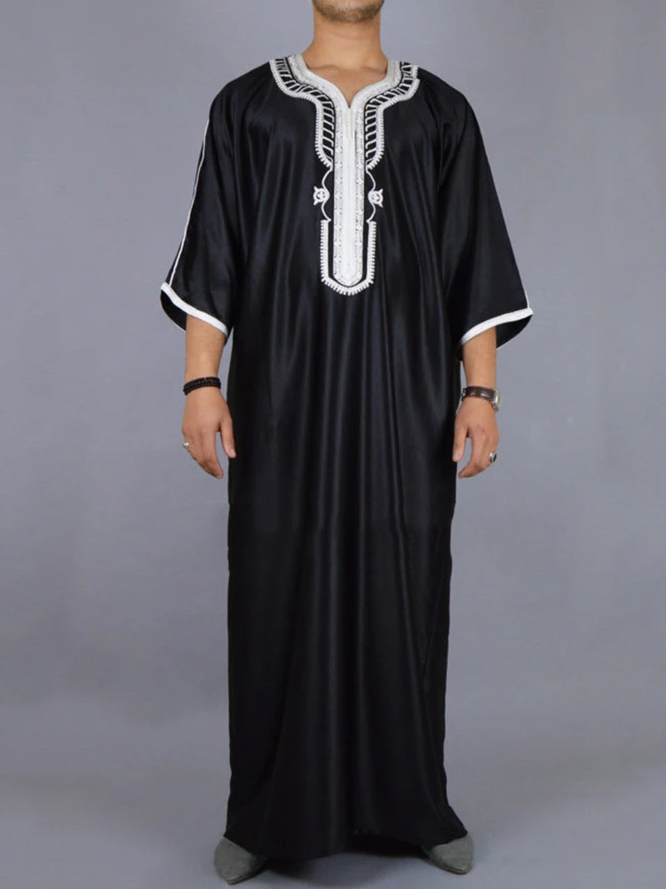 Ethnic Style Men Spring and Autumn Muslim Clothing Embroidered Robe Personalized African Islamic Clothing Robe 2023 New Fashion