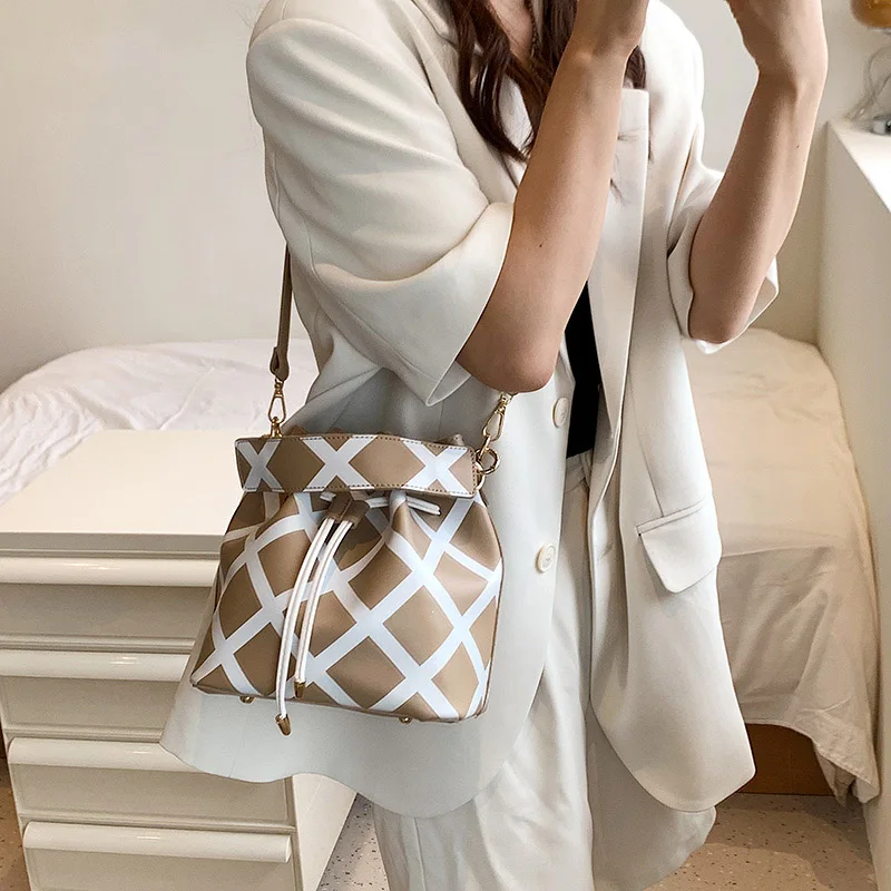 Woman Bucket Handbag Bag New Luxury Designer Leather Handbag Cute  Drawstring Shoulder Bag Vintage Louis Crossbody Bag