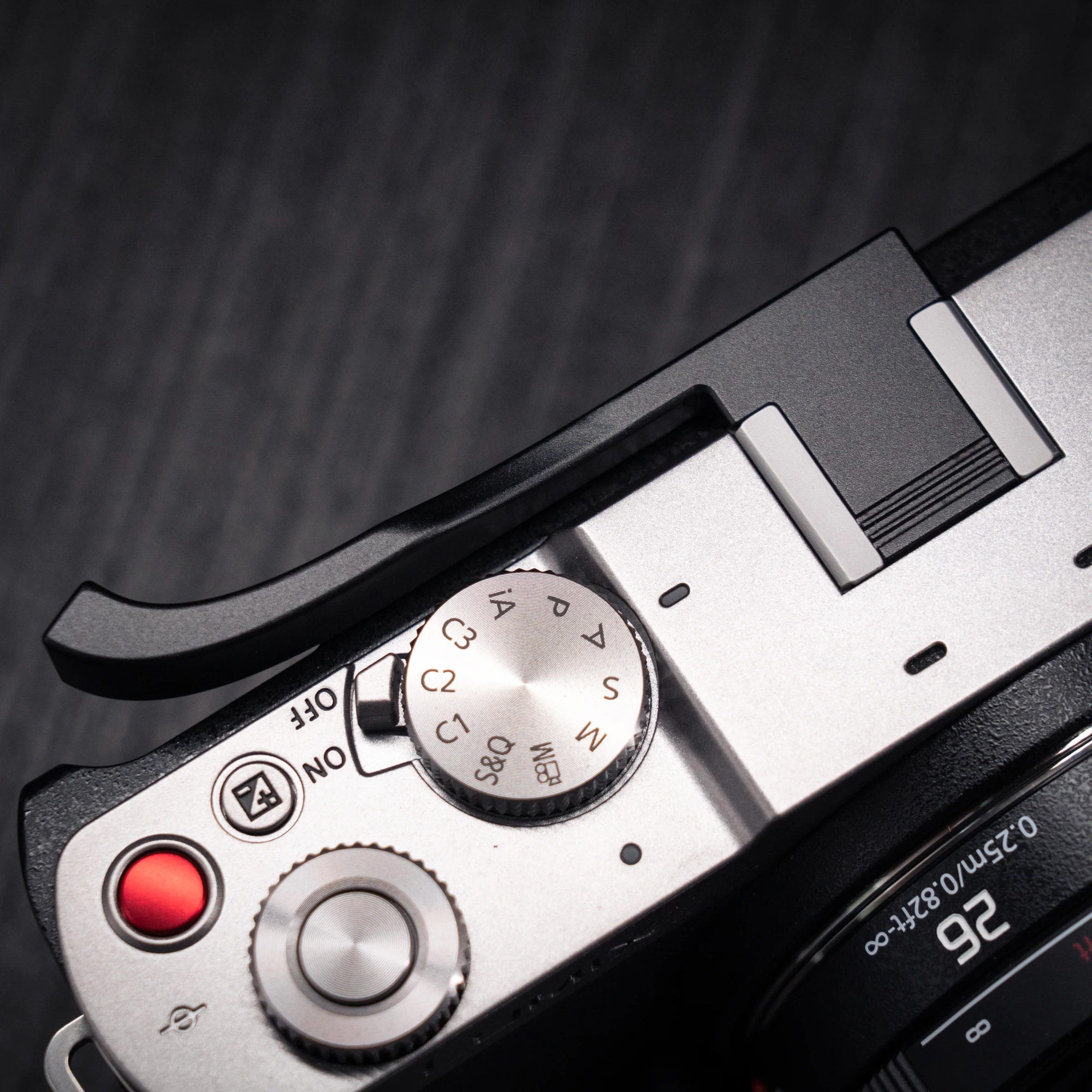 Aluminium Metall Blitzschuh Daumen-Up Blitzschuh Daumen-Up-Griff für Panasonic LUMIX S9 Kamera Handgriff Ergonomisch gestaltet – Detail 12