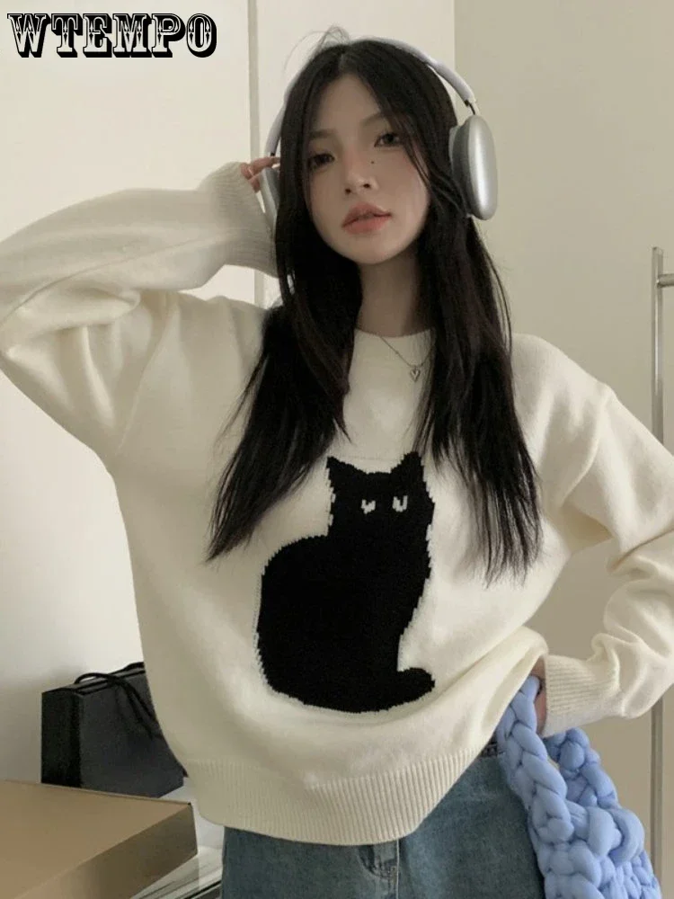 10AMSOTIIIIIIRED Distressed Polka Dot Cat Graphic Sweater