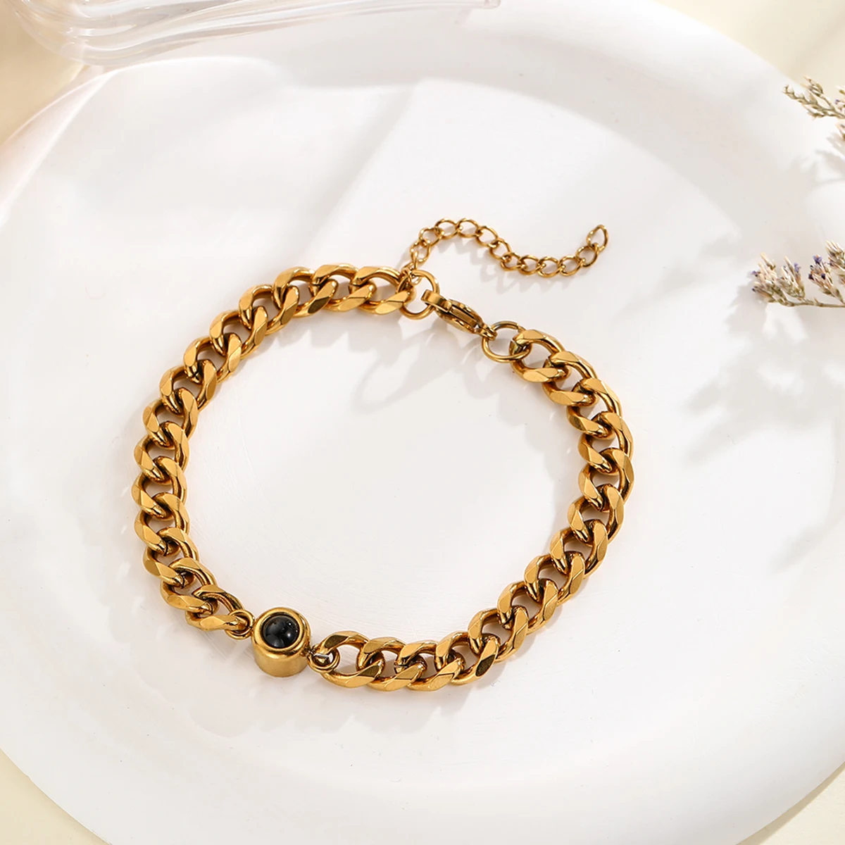 Рисунок 4 - Проекционный браслет на заказ для мужчин