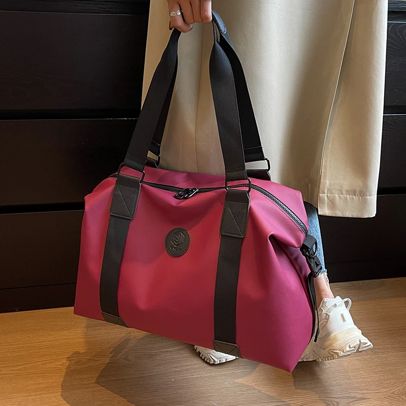 Fashionable travel bag, large capacity sports crossbody bag, handbag, suitable for going out, gym, university, shopping, moving