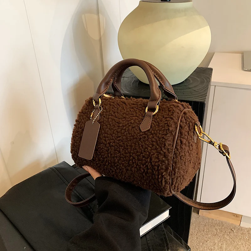 Beige Kunstfell-Handtasche 2024, Winter-Damentasche, warm, flauschig, Lammwolle, Umhängetasche, Dame, vielseitig, kleine Umhängetasche, Kaffee – Detail 8