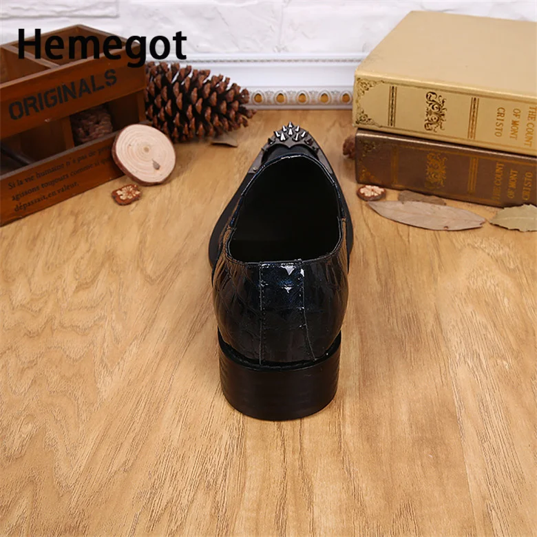 Snake Print Low Top Rivet Shoes Men's Casual Mid-Heel Leather Shoes Hair Stylist Nightclub Rubber Sole Fashion Trend Men's Shoes