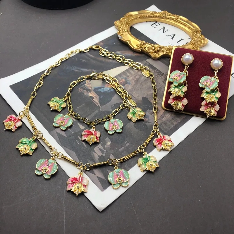 

Pastoral style, fresh and minimalist, versatile accessories, enamel glaze, colorful flower gilded necklace, earrings, bracelet