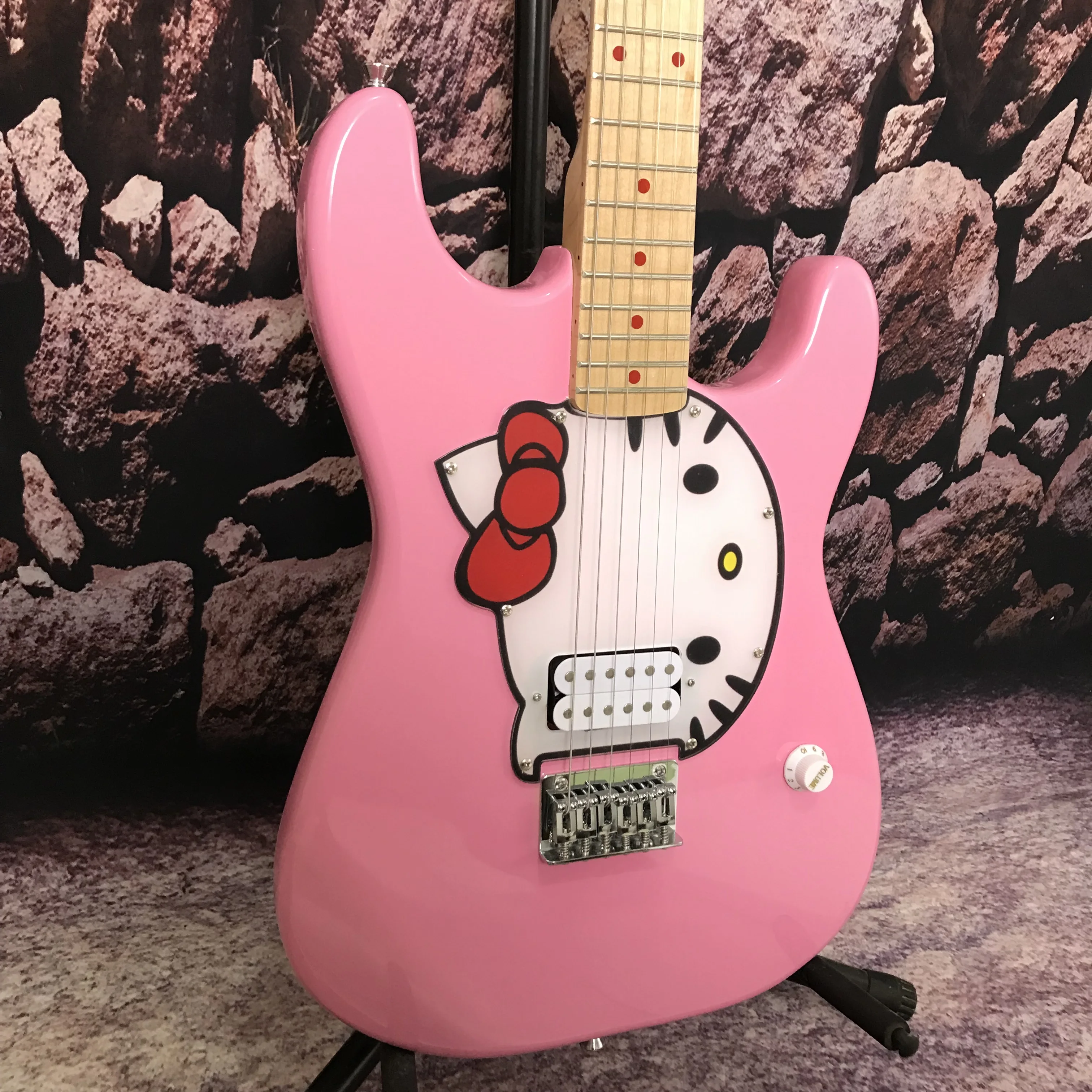 Best-selling Factory electric guitar Hello cat S T pink color in stock basswood body maple neck