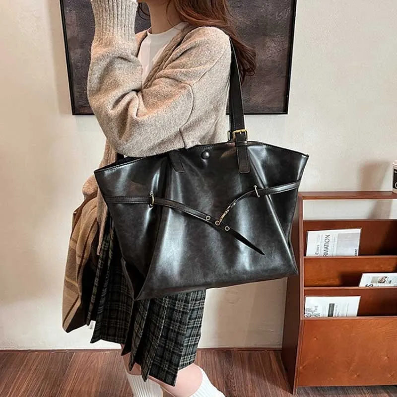 Women's Vintage Large Capacity PU Leather Tote Bag Metal Buckle Strap Accents Top - Handle Shoulder Carry Bags For Winter 2026