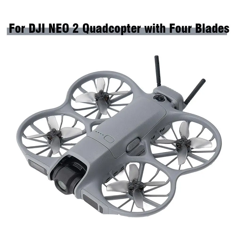 Hélice DJI Neo2 à 4 pales installée sur un drone, fixée au bras moteur.