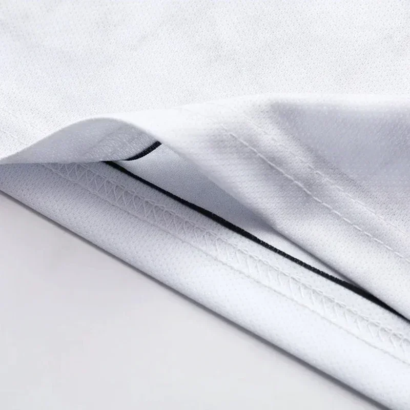 2026 올 여름 베스트셀러 스포츠 트레이닝 웨어는 남녀 모두를 위한 3D 프린팅 반팔 레트로 스타일을 특징으로 합니다.