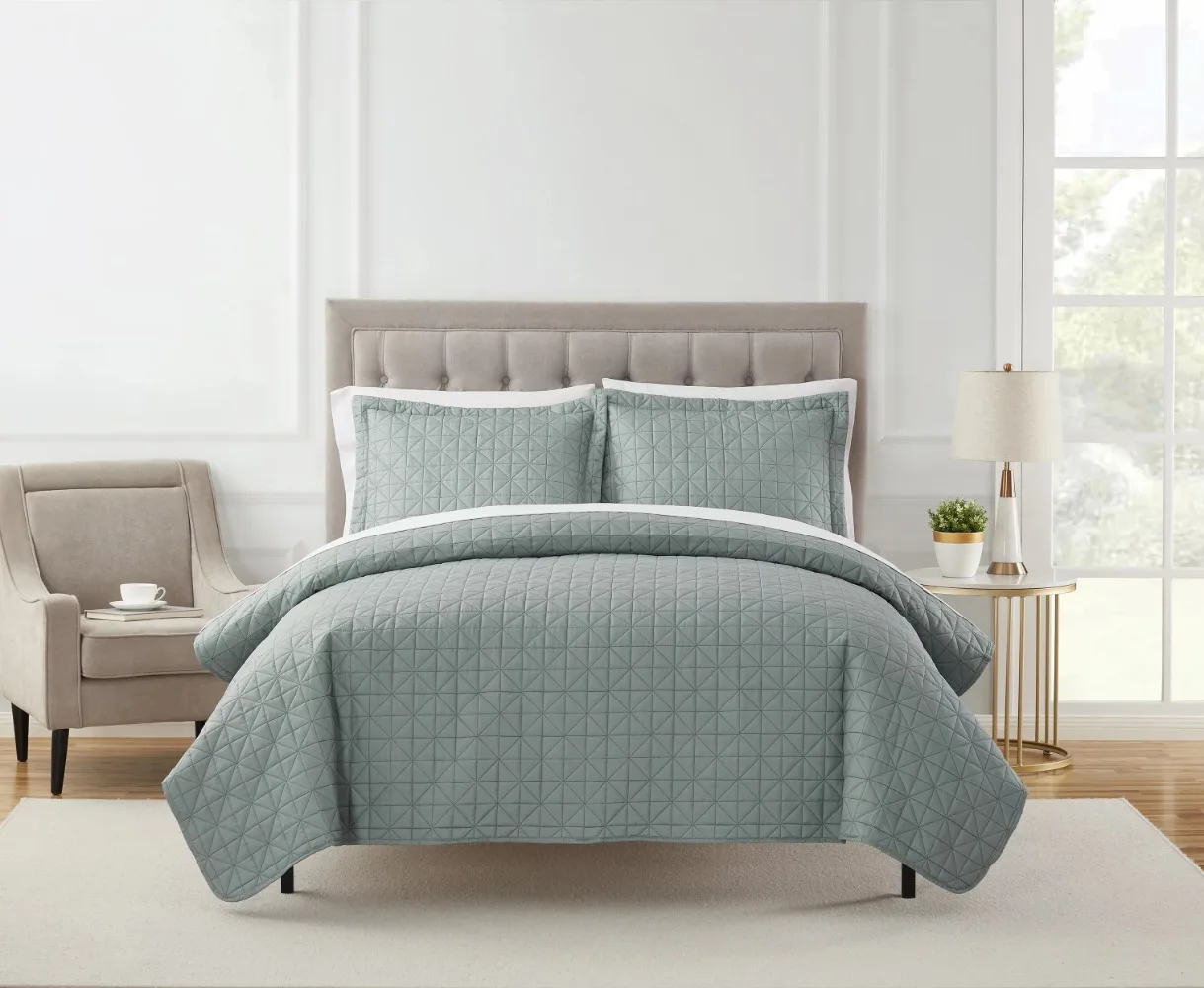 

Light Green 7 Piece Quilt Set with Sheets, Queen