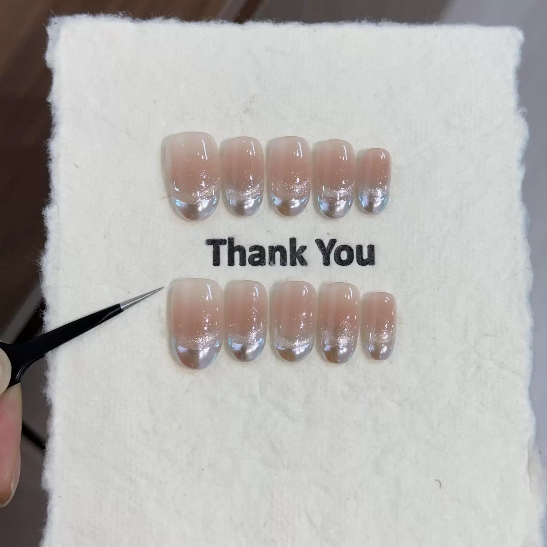 10개입 심플 아몬드 핸드메이드 프레스온 네일 쉘 디자인 착용 가능한 스티커형 네일 가짜 손톱 네일팁