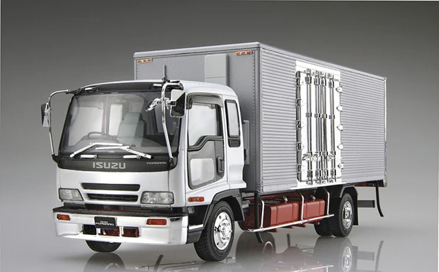 アオシマ 1/32scale ISUZU エルフ