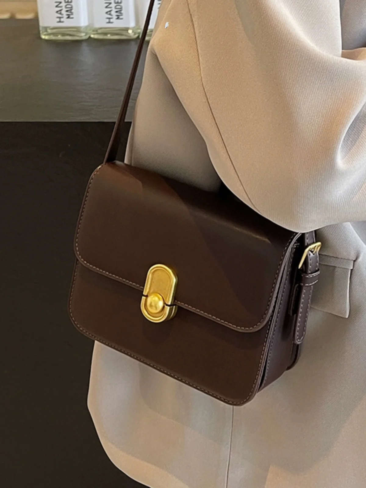 

High-end Texture Retro Bag For Women 2024 New Popular Western Style Crossbody Bag Single Shoulder Armpit Bag Small Square Bag