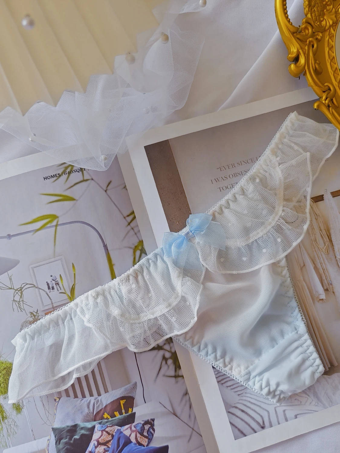 Romantic Limited Edition Ice Silk Girls' T-Panties Rainbow adient Low Waist Briefs with Lace Hemline Sweet Sle Underwear