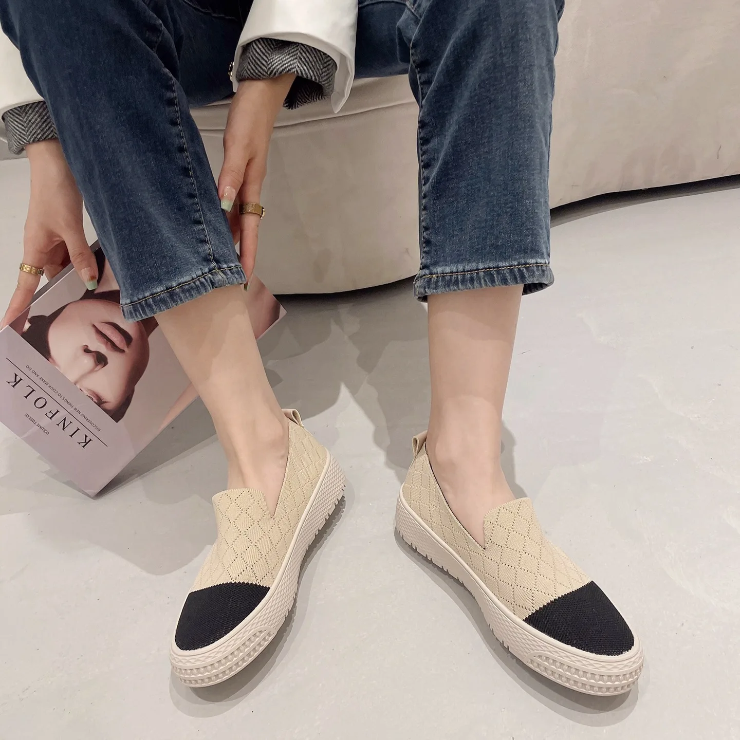 New flying weaver round head fisherman shoes tide check pattern shallow mouth slip-on thick sole casual single shoes women