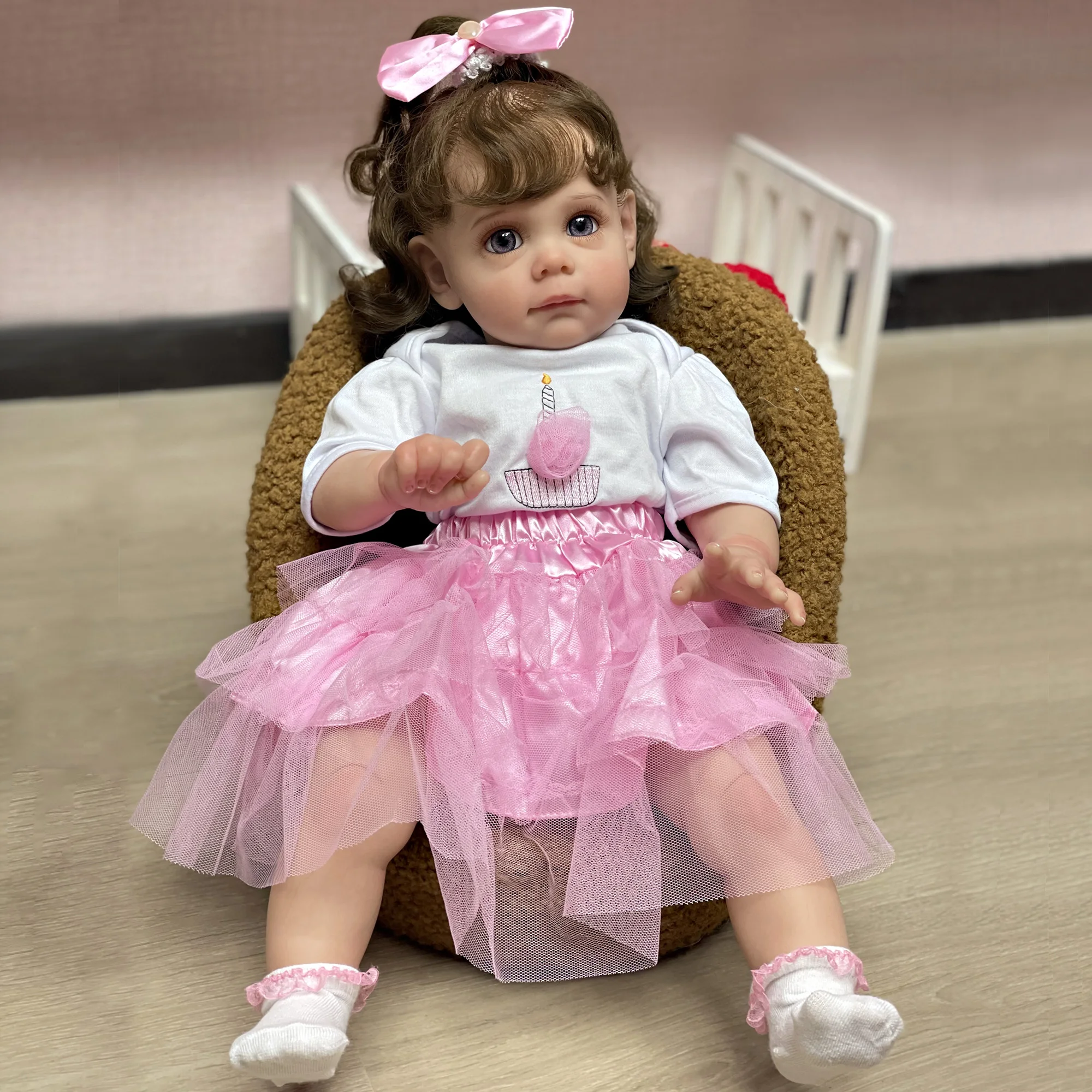 55Cm Reborn Baby Doll Bel Sorriso Dipinto A Mano Realistico Bebe Bambola Appena Nata Con Capelli Castani Radicati Muñecas Para Niñas