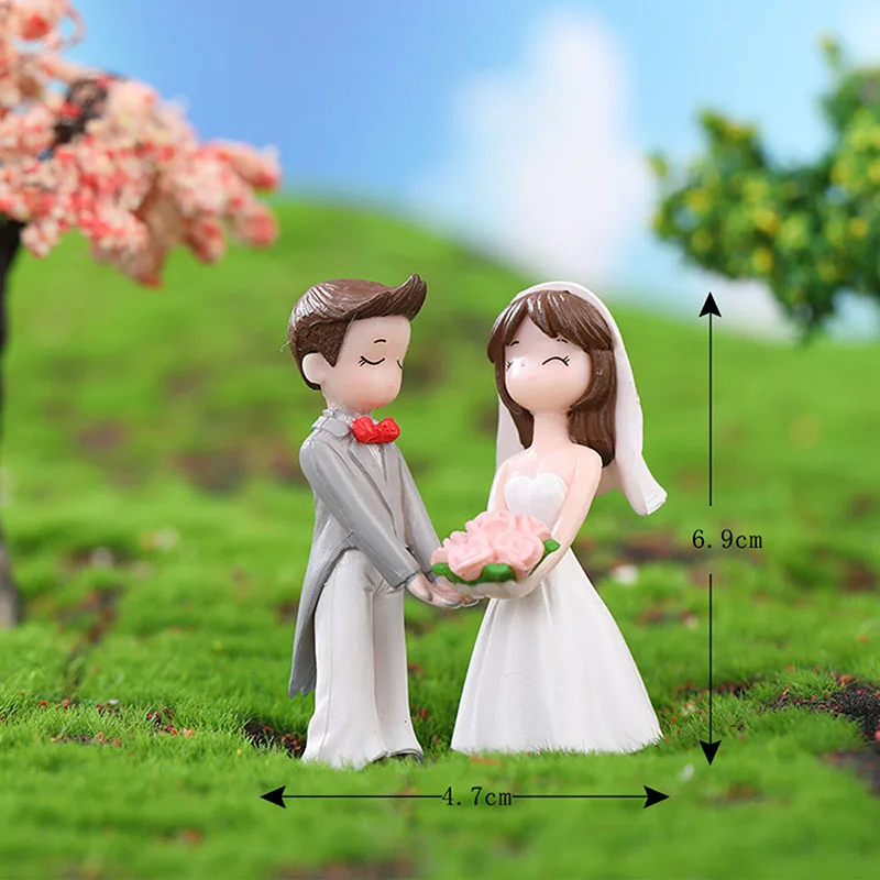 Miniature Couple Figurines - Resin Fairy Garden Decor, Romantic Dollhouse Ornaments, 2.5x4.7cm, Set Of 2
