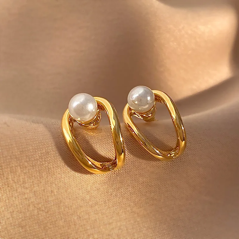

PERFECT AAAA++++ 8-9mm SOUTH SEA WHITE Pearl 18K gold-plated U-shaped earrings