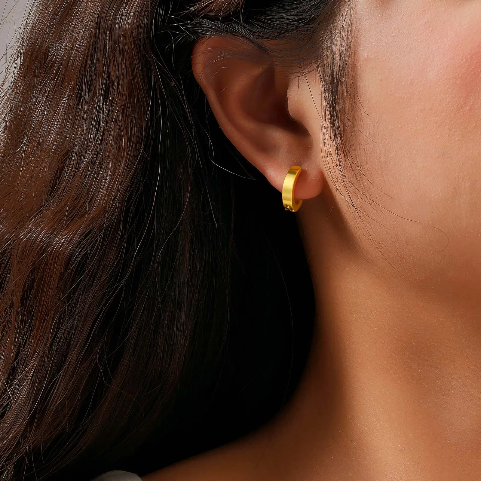 3-teilige geometrische Herz-Creolen für Damen, vergoldete unregelmäßige Kreisohrringe aus Edelstahl, minimalistischer Luxusschmuck – Detail 8