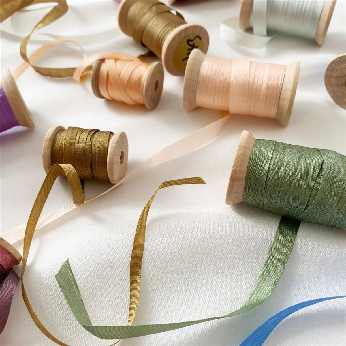 2MM 4MM 7MM Pure Mulberry Silk Embroidery Ribbons Handcraft Supply Double Faced Thin Taffeta Trim