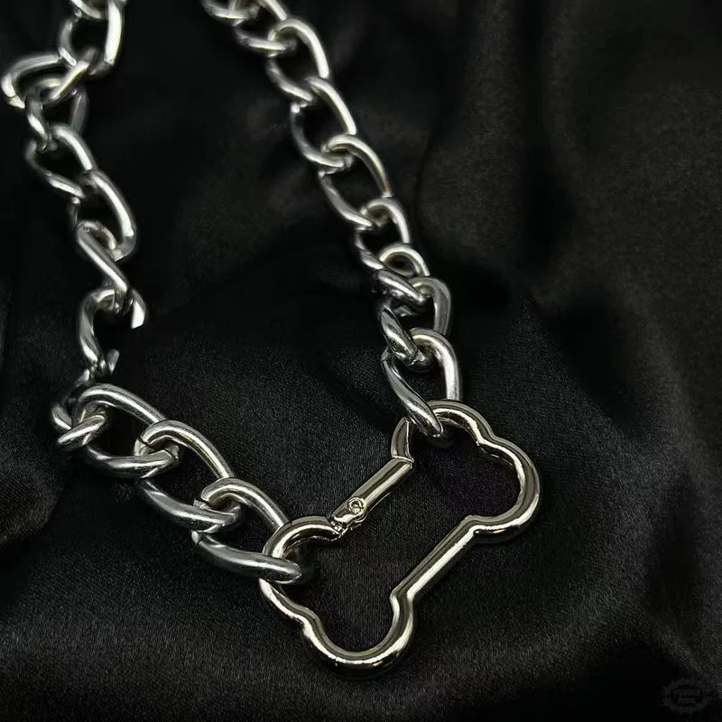 2025 Nuovi arrivi Moda punk Coreano Hollow out Cani Osso Ciondolo Cool Accessori Carino Fai da te Collana per le donne Egirl Gioielli Goth_voghion.com