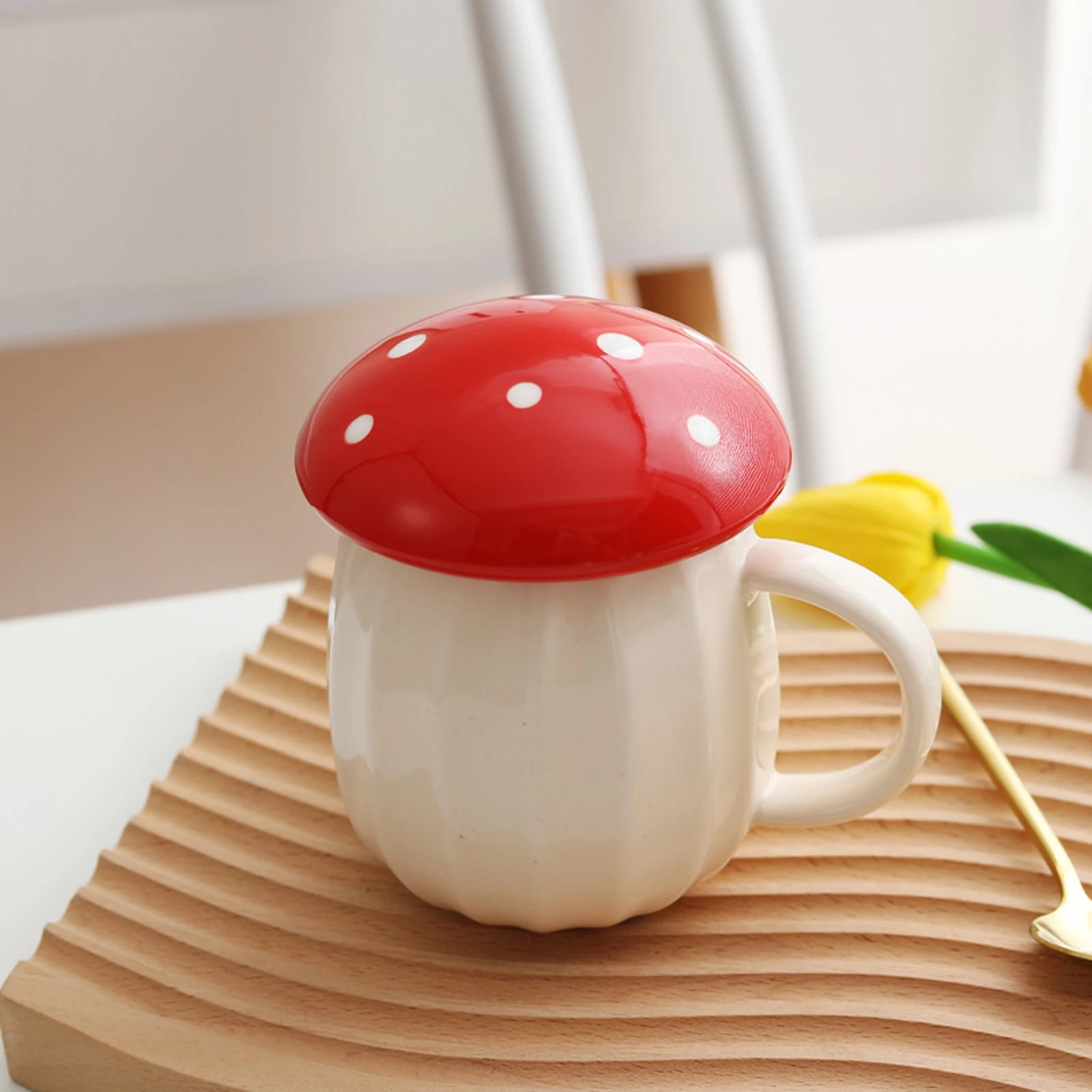 

2023 New 300ml Red Lid Creative Mushroom Shaped Coffee Mugs Ceramic Milk Cup with Handle Gift for Women Mom Drinkware