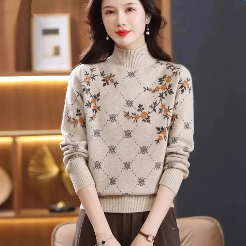 

2024 New Exquisite Embroidered Short Women Sweater Spring and Autumn Slim Warm Bottoming Shirt with Loose Top Knitting Pullover