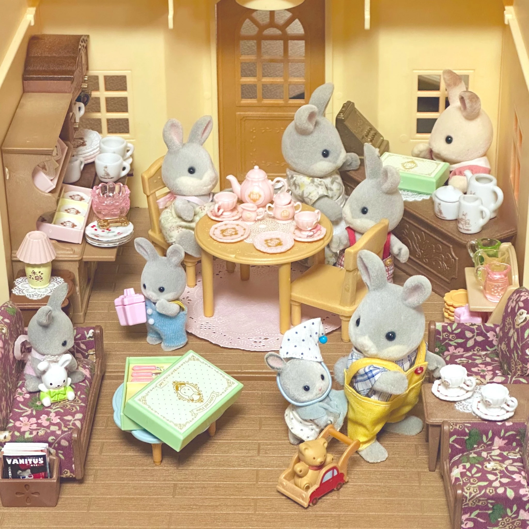 Tarlin capsule toys forest animals Families Gift Tableware