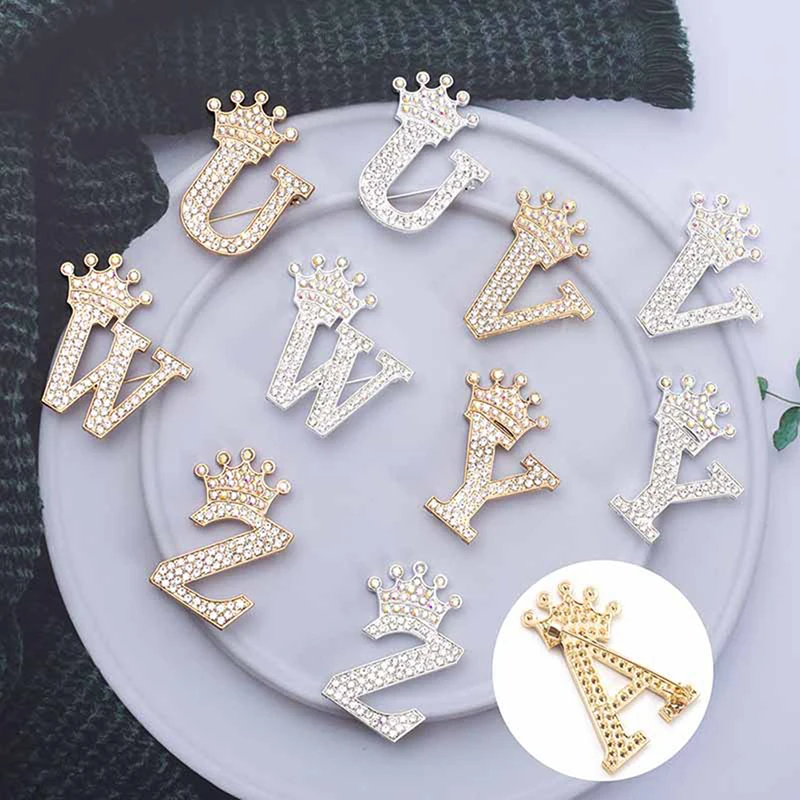 Fashion Crown 26 Initial Letters A To Z Initial Brooch Pins For Women Men Rhinestone Lapel Pin Sweater Coat Wedding Jewelry Gift