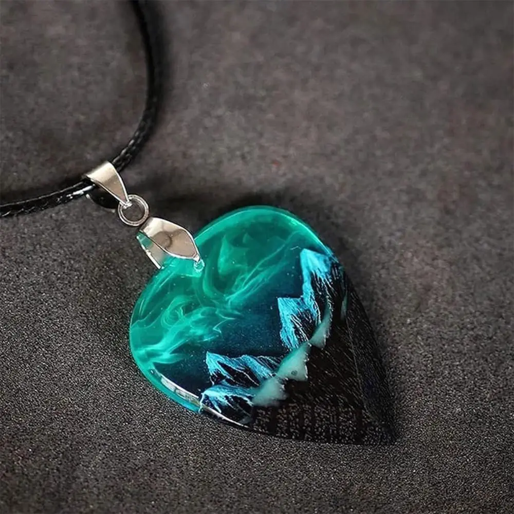 Presents Guitar Pick Necklace Bars Party Musician Retro Resin Resin Guitar Pick Heart Necklace Handmade Heart Mountain Pendant