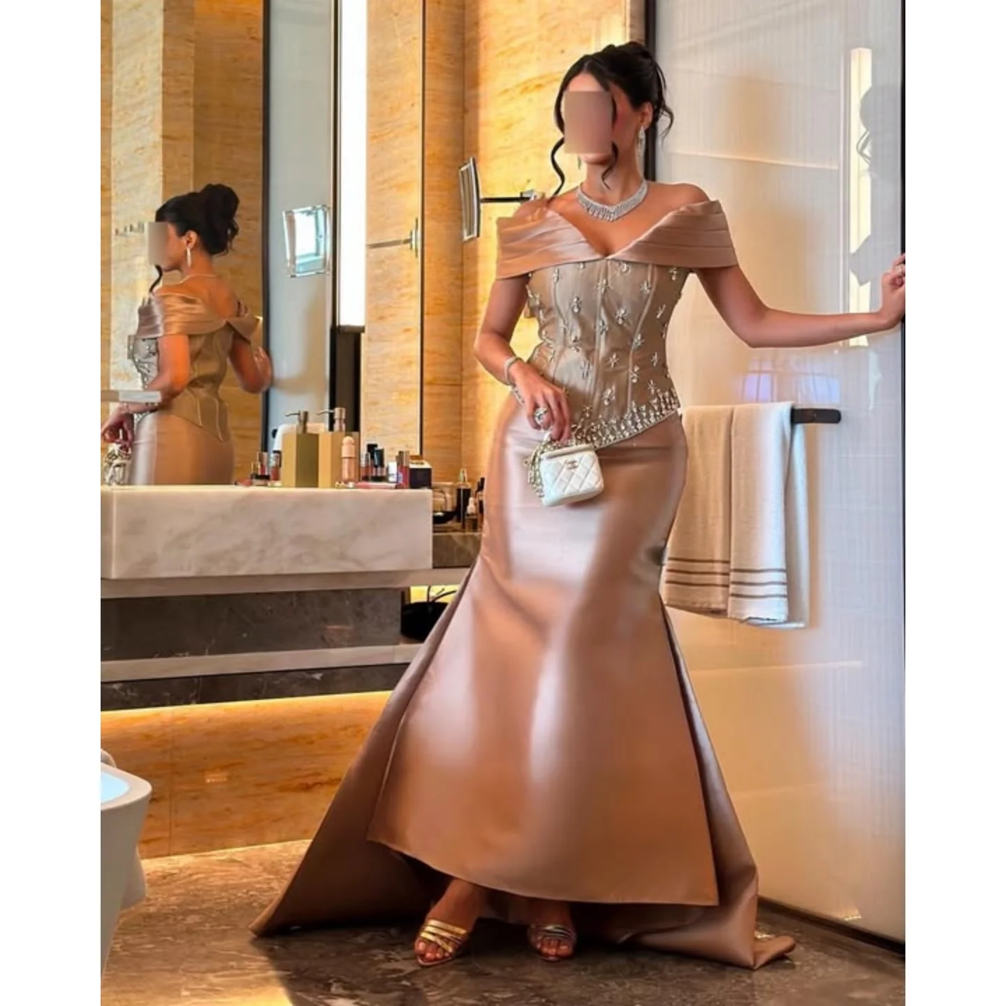 فساتين سهرة كريستالية طول الأرض مطرزة بالترتر فسات...