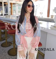 Chemise rayée élégante et unique KONDALA pour femme, avec nœud à la taille, transparente, collection été 2026, style urbain, idéale pour les vacances 3