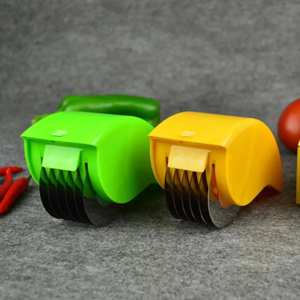 Parsley Chopper Roller Herb Roller Mincer Manual Vegetable Cutter with 6 Stainless Steel Blade Kitchen Vegetable Cutter Tool