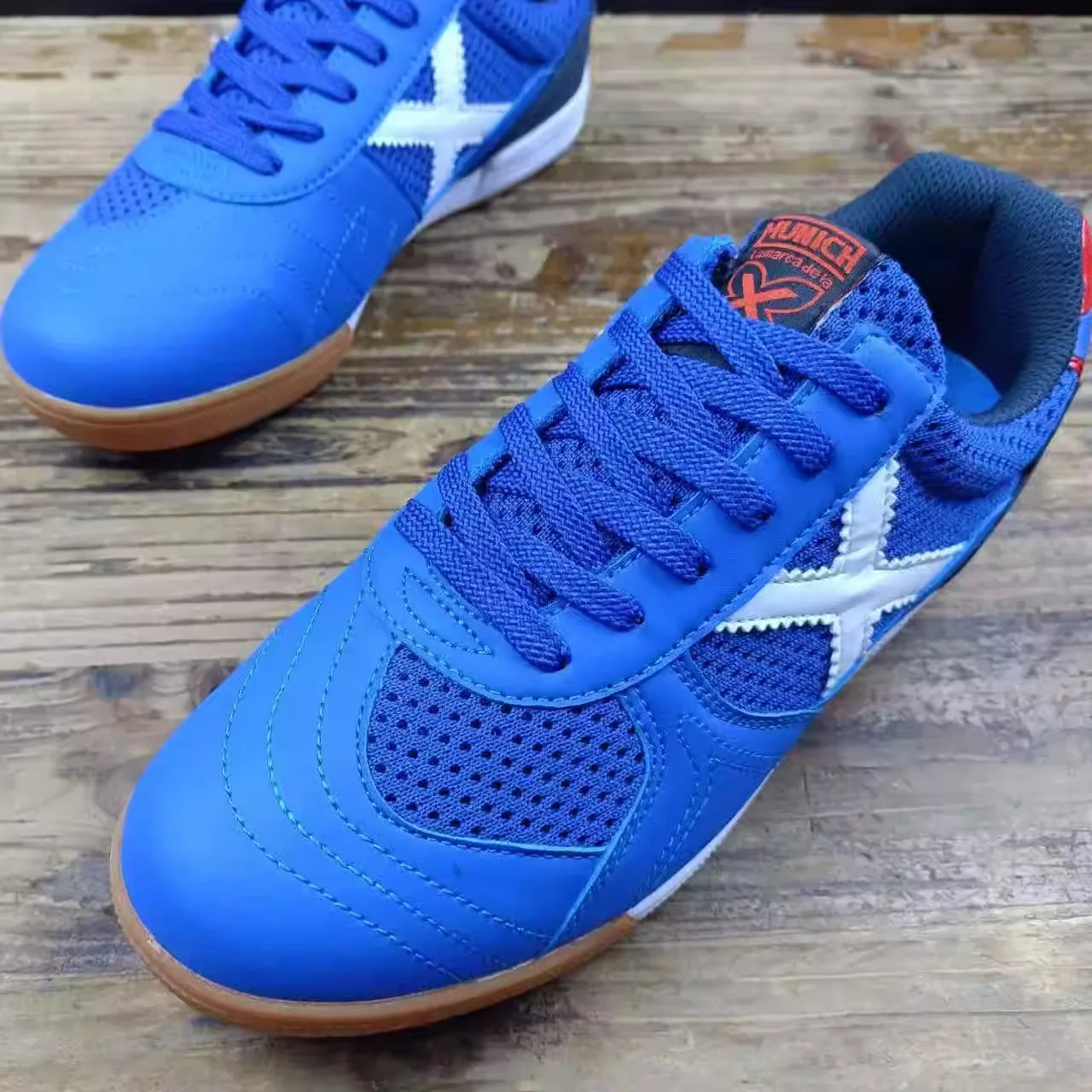 Fashion casual sports shoes men's women's wear-resistant comfortable stable badminton shoes table tennis