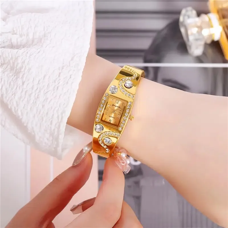 Rhinestone Golden Bracelet Quartz Watch Fancy Women Watches Jewelry Sophisticated And Stylish Women Watch