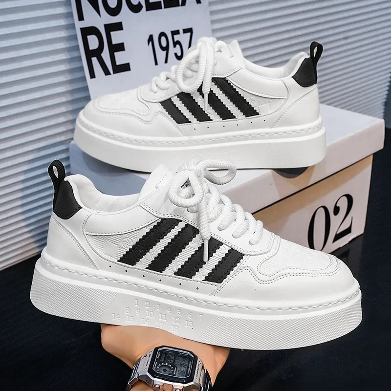 Moderno e informal: zapatos blancos para hombre al por mayor: perfectos para la moda de otoño-2025 2