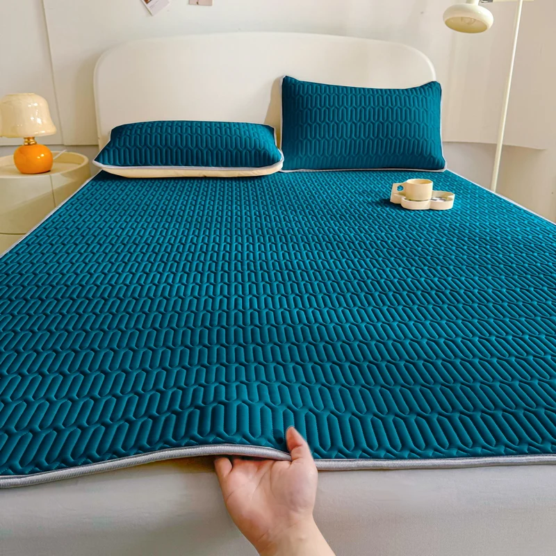 Soft Latex Mattress Cover Summer Mat Anti-baterial Non-Slip Bedspreads Air-conditioning Mattress Quilted Protector Bed Cover