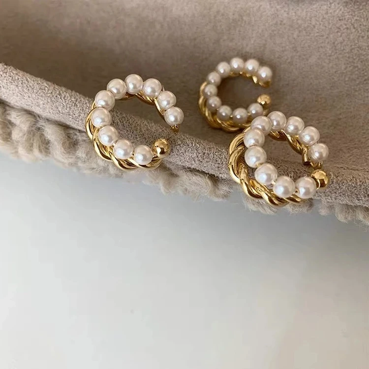 Ear clip earrings Korean Gold Color Double Circle Twist Pearl Ear Cuff Vintage Geometric Circle Earcuff Fake Piercing Pearls Clip on Earings