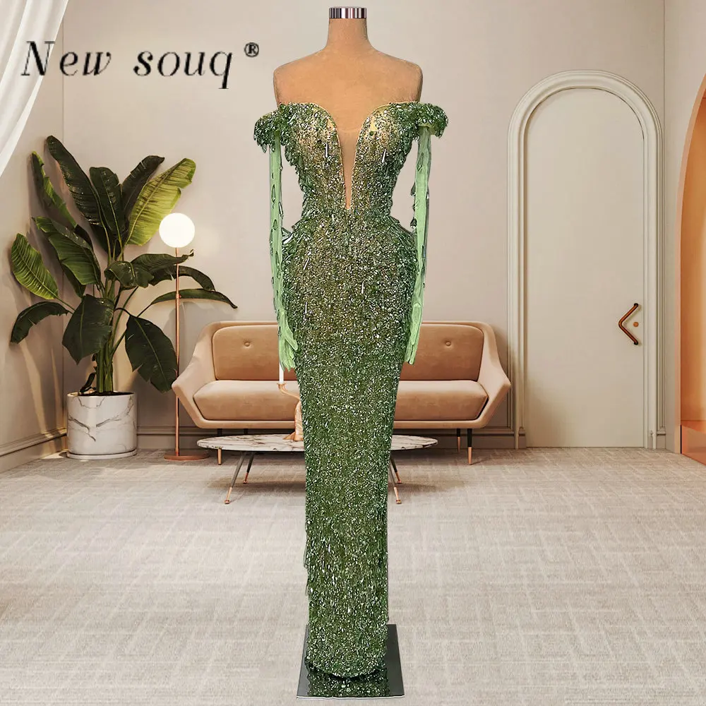 

Bright Green Off the Shoulder Long Straight Fitted Evening Dresses Features Teardrop-shaped Crystals Wedding Guest Wear Gowns