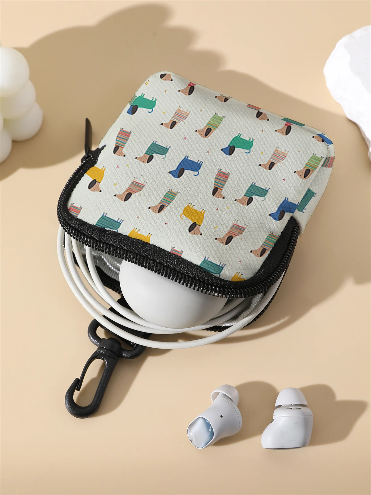 Cartoon dog patterned high-capacity coin wallets, digital printed wallets, and storage bags are ideal choices for gift giving