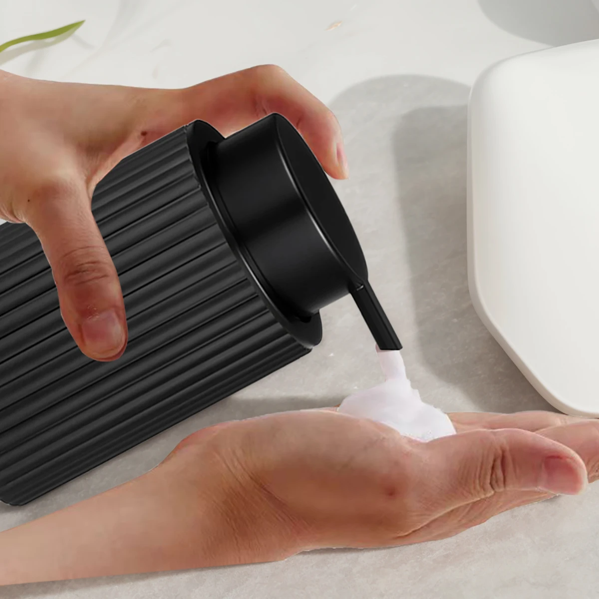 Hand Foaming Soap Dispenser Bottle 2pcs/set With Toothbrush Toothpaste Holder Morden Stripe Design Hand Dispenser Bomboo Pump Li