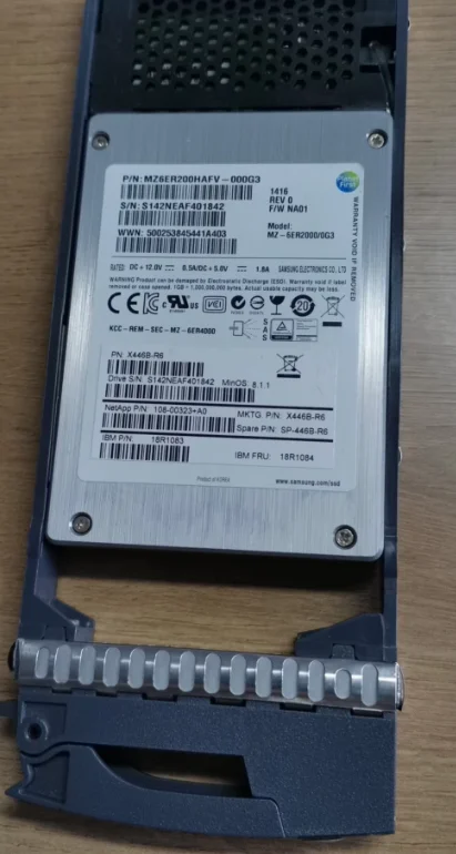 For NetApp X446B R6 SP 446A R6 108 00257 A0 200G SAS SSD Solid State Drive