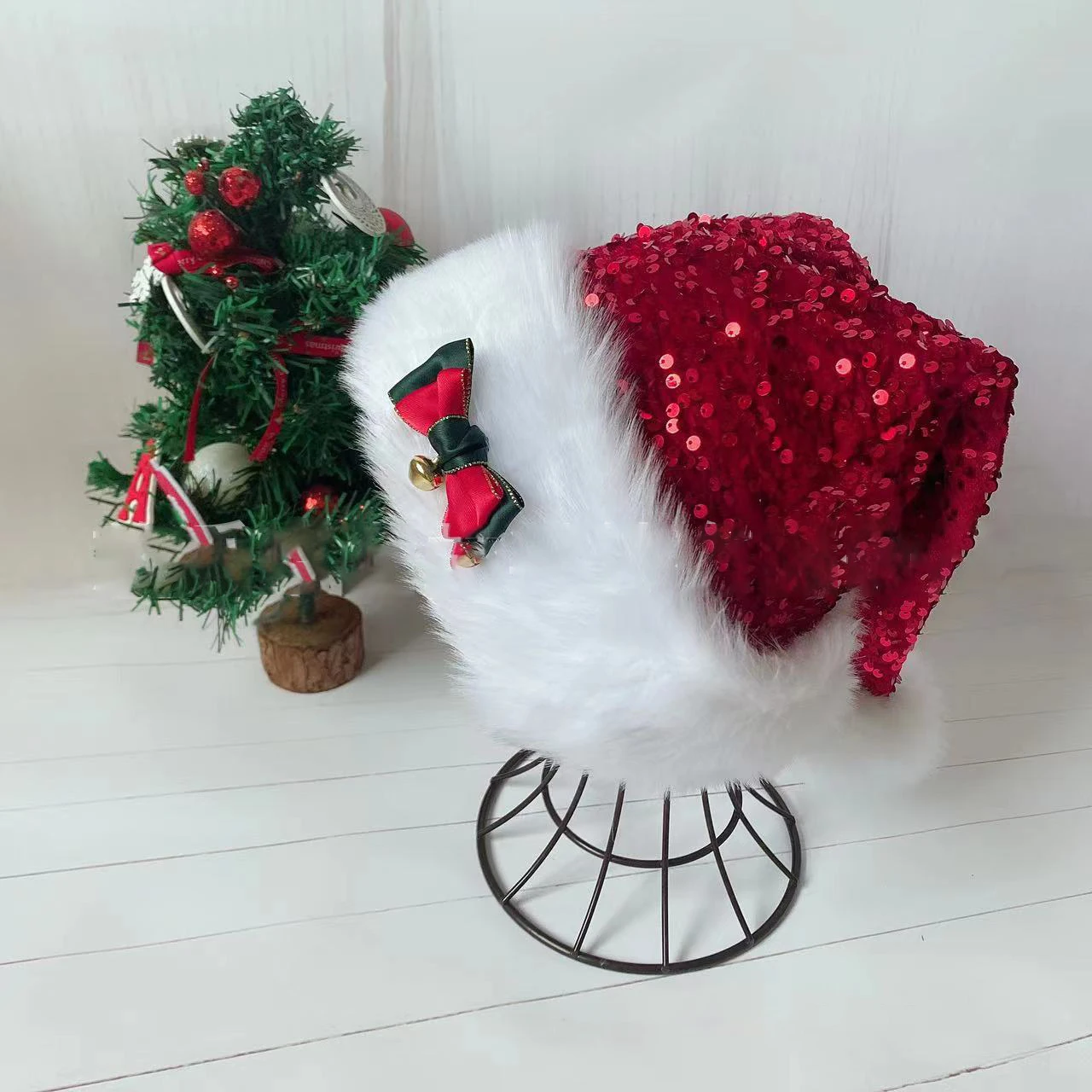 Men and Women Sequined Plush Christmas Hats Red and Green Navidad New Year Children's Gifts Christmas decorations Caps New