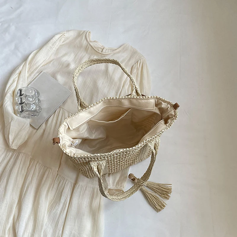 Straw Beach Bag Summer Woven Tote Bag with Tassels Large Shoulder Crossbody Bag for Women Purses and Handbags Raffia