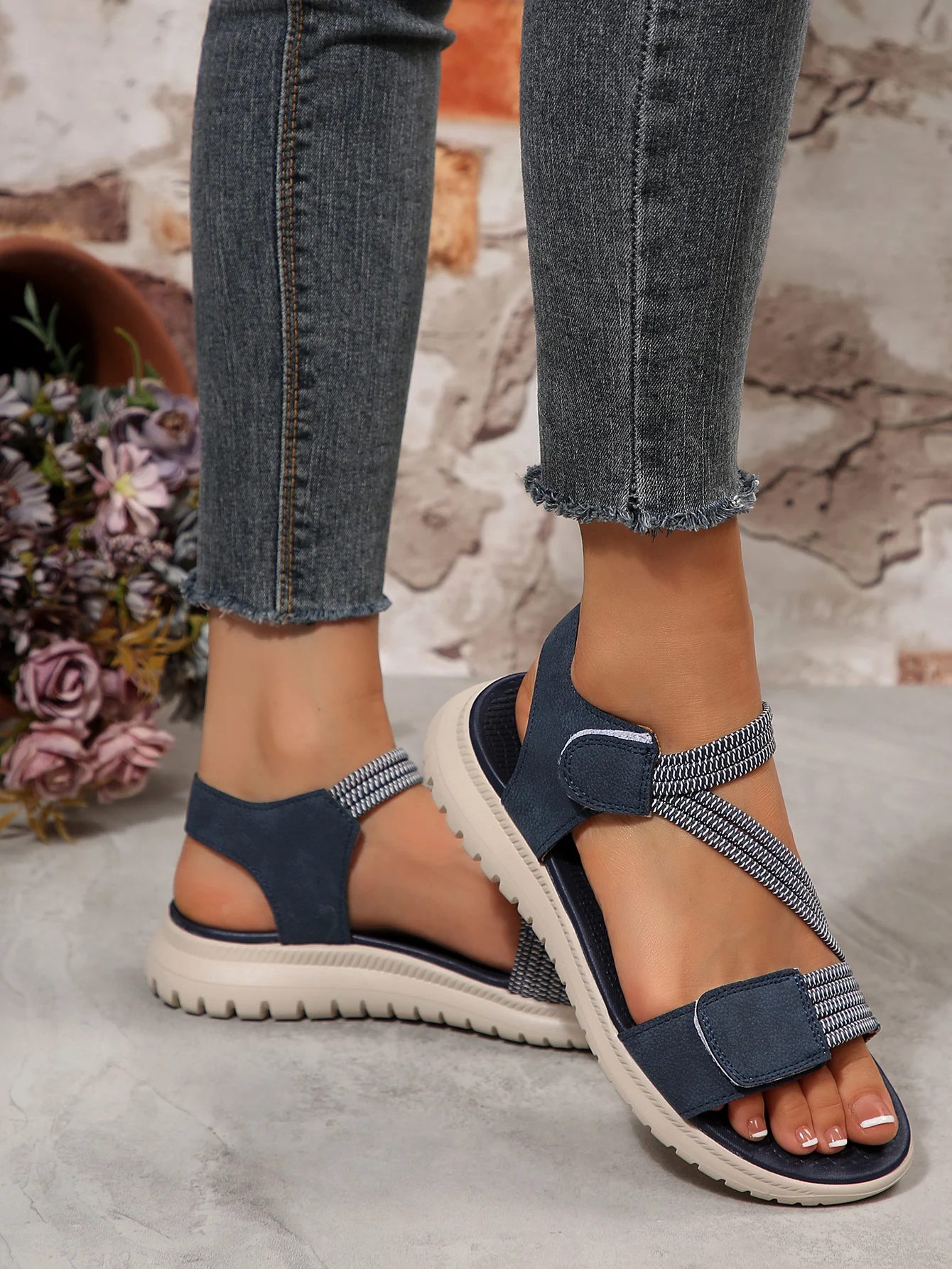 2026 Damen Neue Modische Elegante Sandalen Sommer Outdoor Sport Strand Keilabsatz Höhenerhöhende Bequeme Offene Zehenschuhe – Detail 10