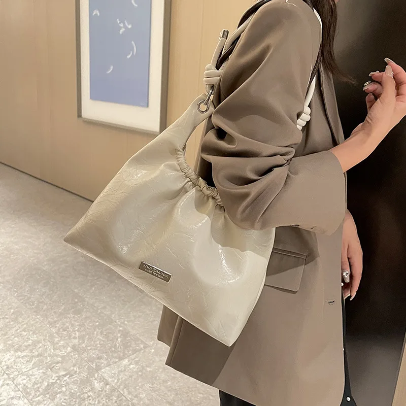 Fashion Shoulder Armpit Bags For Women's 2023 Fall New Trendy Niche Handbag Casual Simple Tote Bag Sale With Free Shipping
