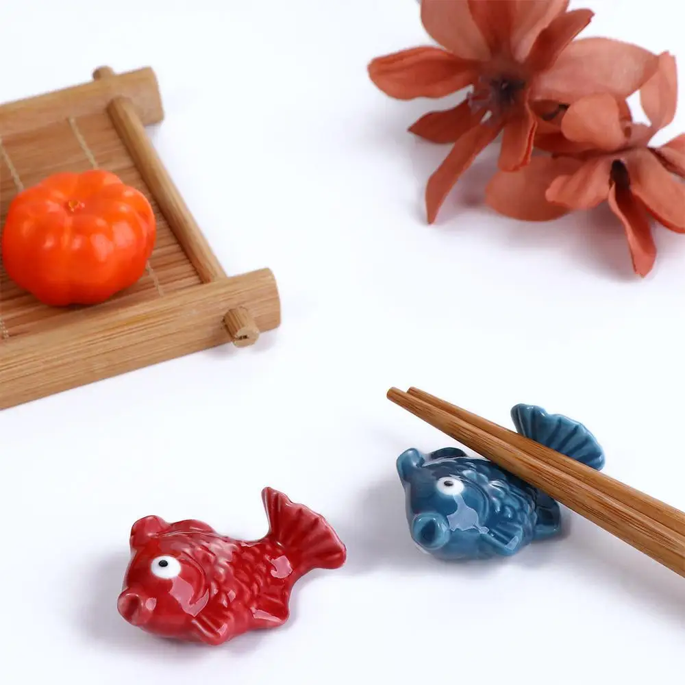 

Керамическая подставка для посуды в форме милой рыбы, подставка для палочек для еды, подставка для столовой посуды, держатель для палочек для еды, гостиничная кухня