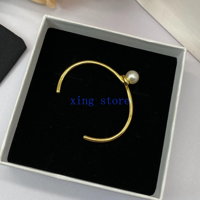2024 New Fashion OL Style Round Cut Crystal Inlaid Women's Bracelet