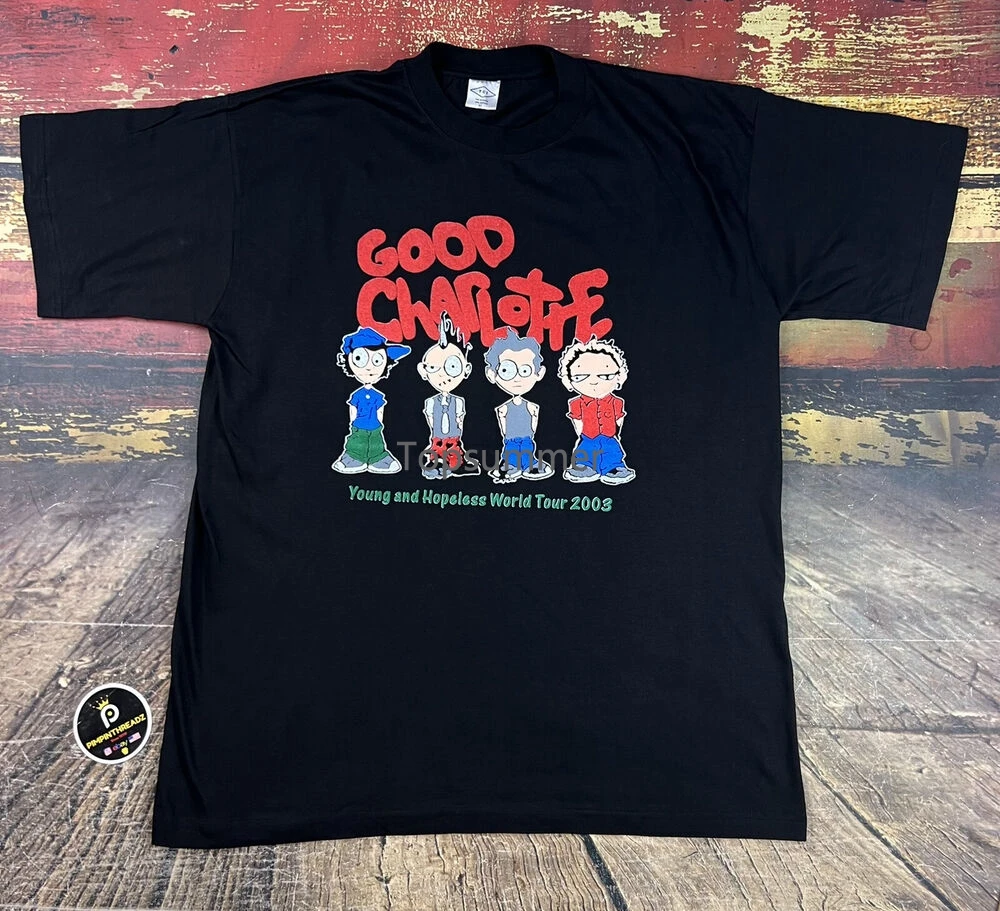 

Футболка с надписью «Good Charlotte», модель 2003 года