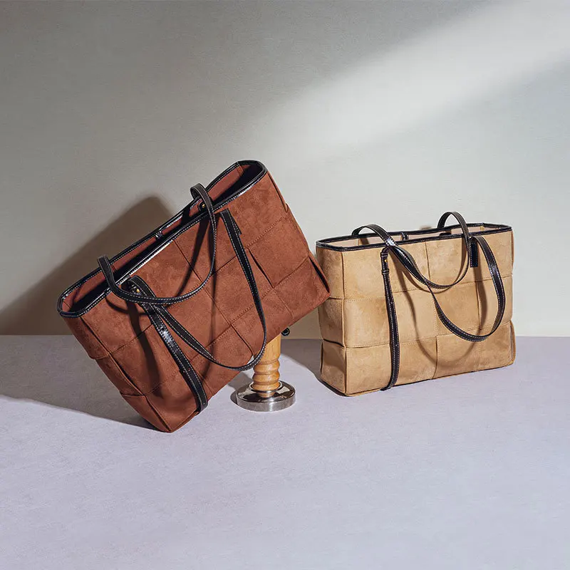 

2023 New Texture Handbag Cashmere Fabric Woven Tote Bag Women's Genuine Leather High Capacity Computer Shoulder Bag